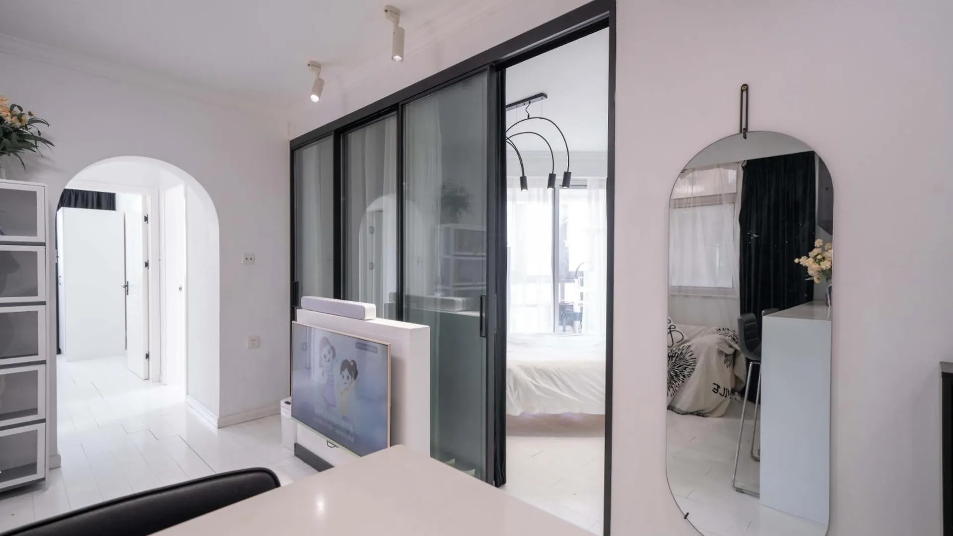 Cloudlike Serenity-Family Apartment In Central שנגחאי